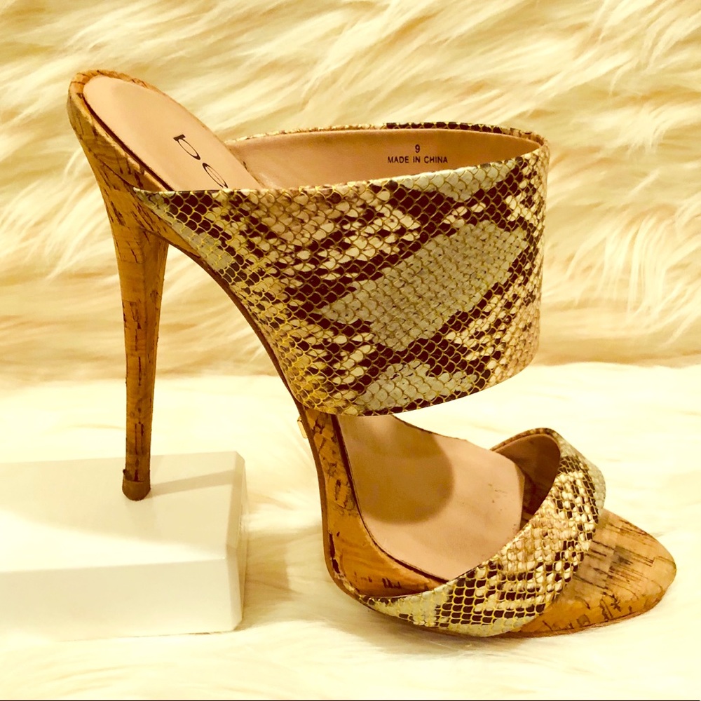 BEBE Snakeskin & Cork Slide Stilettos Size 9 US